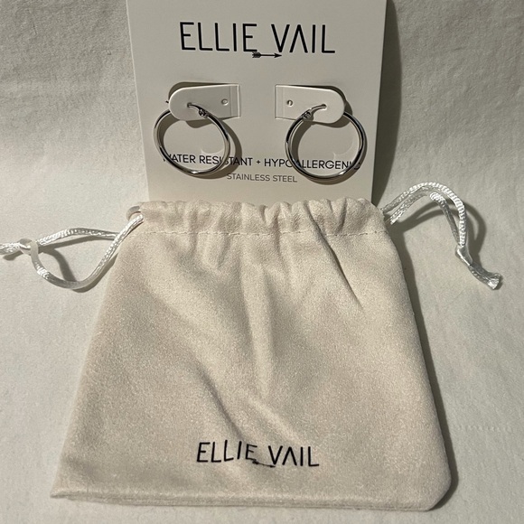 ✨NWT✨ ELLIE VAIL Laurette Medium Hoop Earrings in Silver - Picture 4 of 8